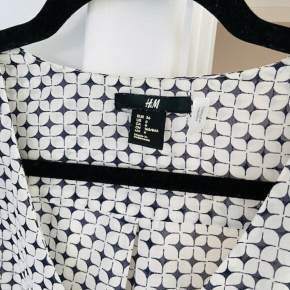 H&M Black & Satin White Button Down Shirt Long Sleeves Abstract Print Sz 6 - Picture 2 of 5